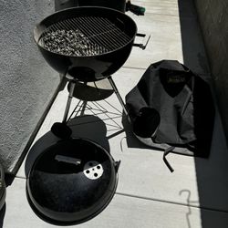22” Weber Grill  Charcoal BBQ + Cover 