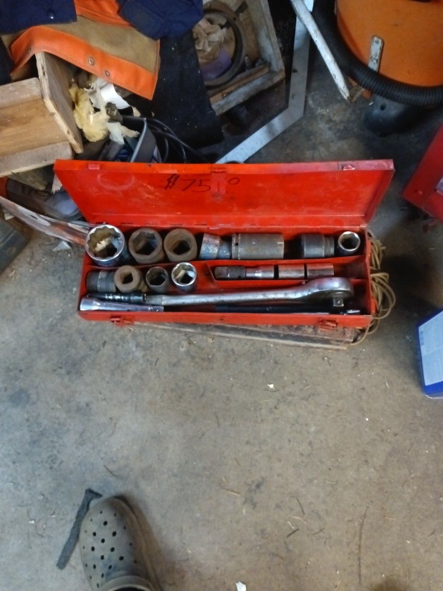 1 Inch Socket And Ratchet Set With Adapters And Extensions