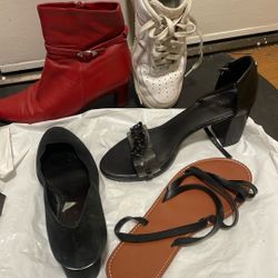 Nike air & Red Boots Size 9 Black Color Size 10 $ 20/pair