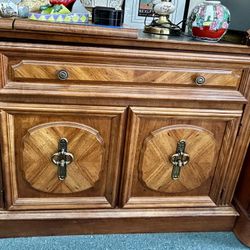 Vintage Broyhill  Flip-Top Sideboard Server Buffet Cabinet Estate Furniture