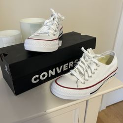 Converse Low Top Sneakers 