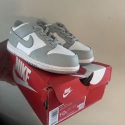 Kids Nike shoe size 10c never worn before
