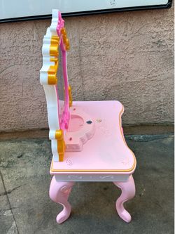 Kids vanity