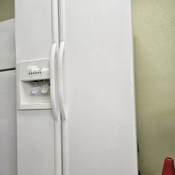 Kenmore Refrigerator Working Perfectly Fine Very Clean I Can Deliver To You 90 Days Warranty 