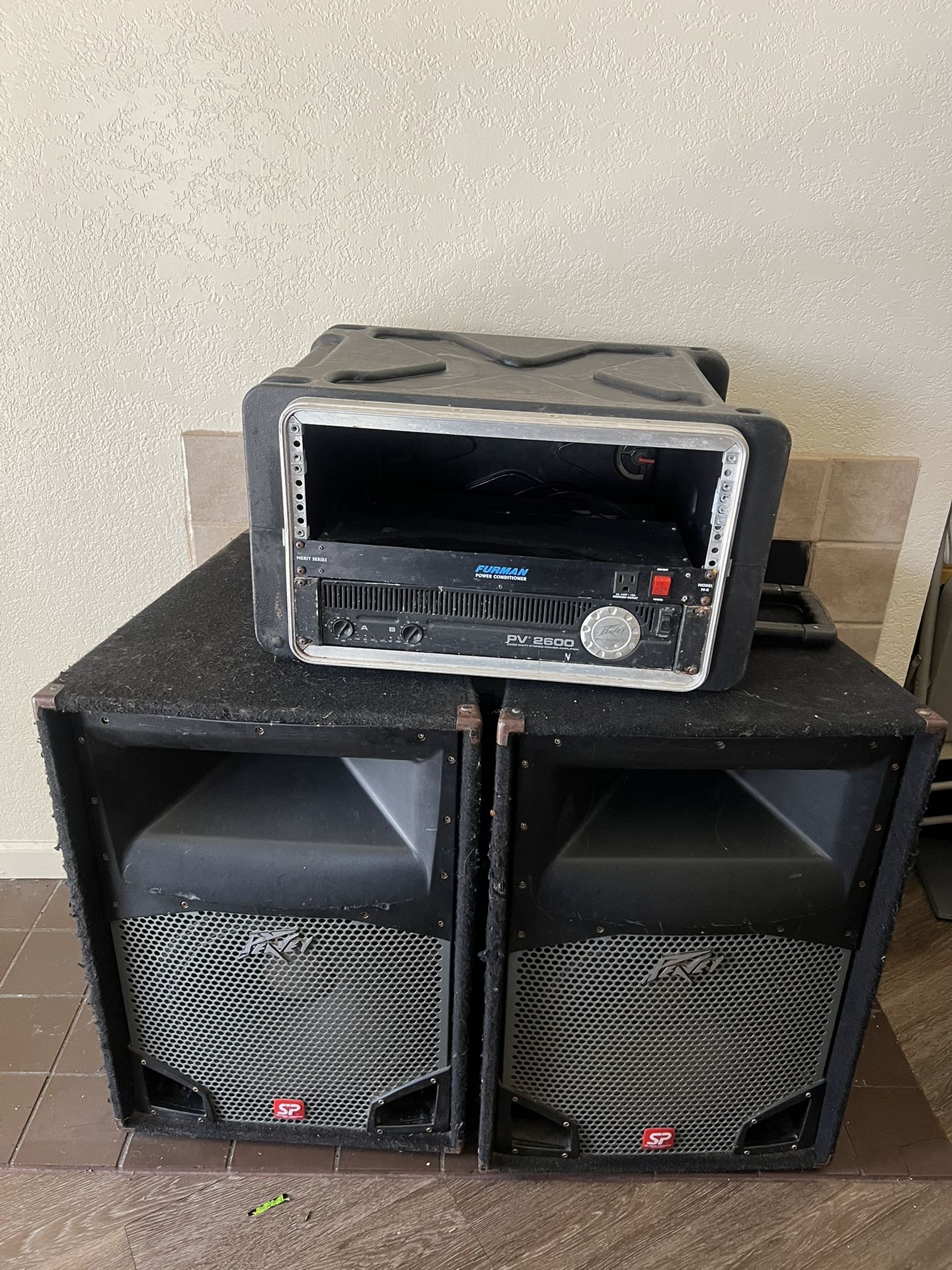 215 Peavey Speakers And 2600 Watts Amp