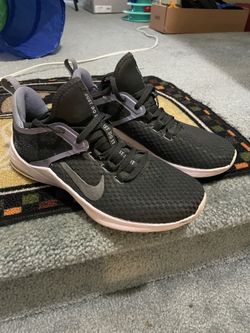 Black Nike Sneakers Womens Size 7.5 