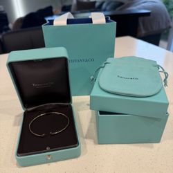 Stunning 🤩 New Tiffany & Co 18K Gold Bracelet - 💯 Authentic (Send Offers) 