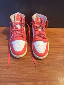 Pink Air jordan 1s