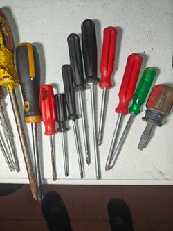 23 pk Used assorted Screwdrivers