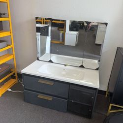 $325.00 New 40” Black Or White Floating Bathroom Vanity w/ Sink & Medicine Cabinet 