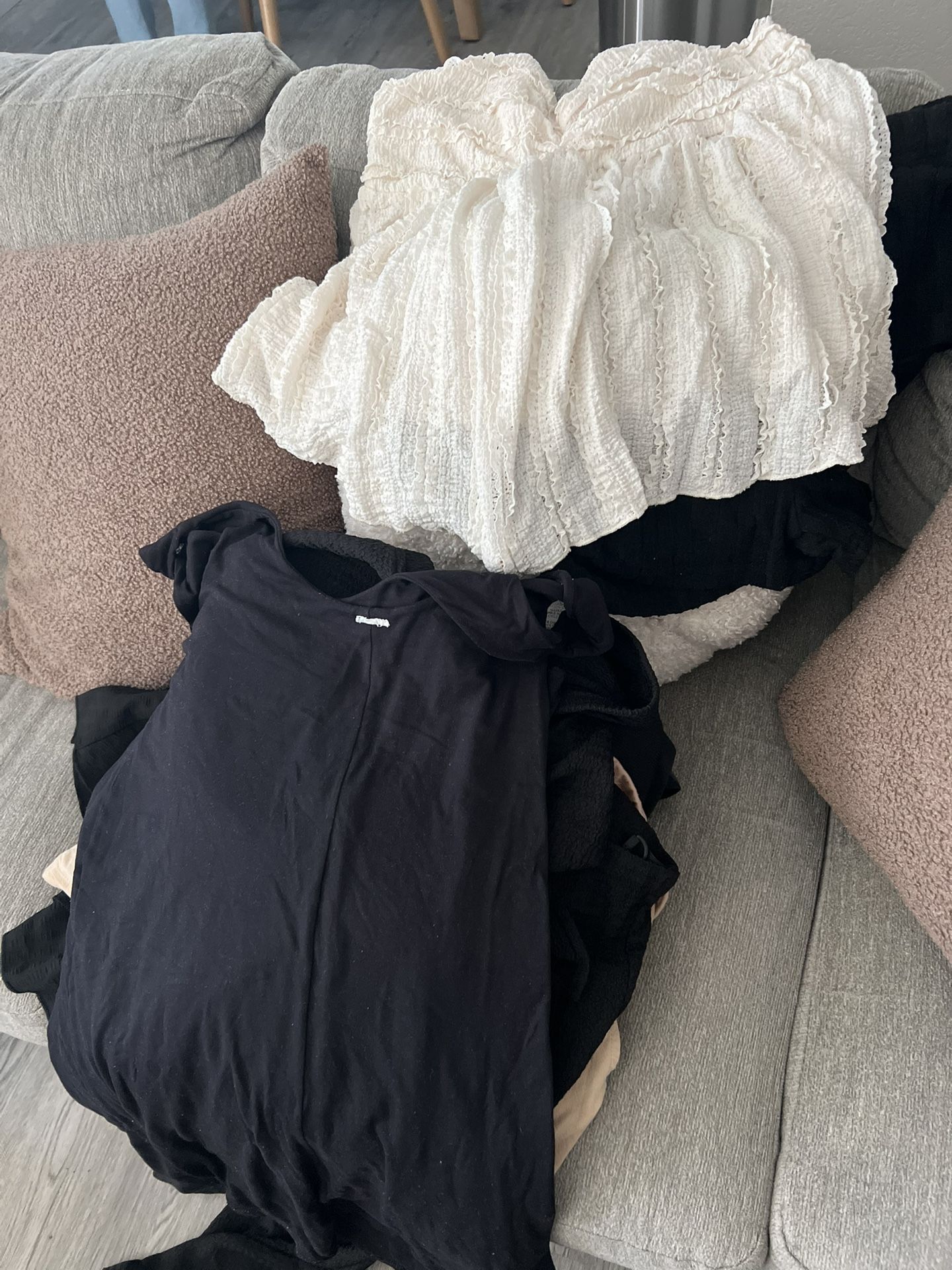 Free Maternity Clothes 