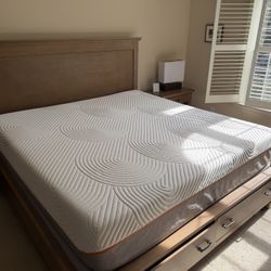TEMPUR-Contour Rhapsody Luxe  Tempurpedic Mattress   GREAT CONDITION
