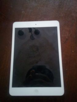 (Locked) Apple iPad White with Home Button