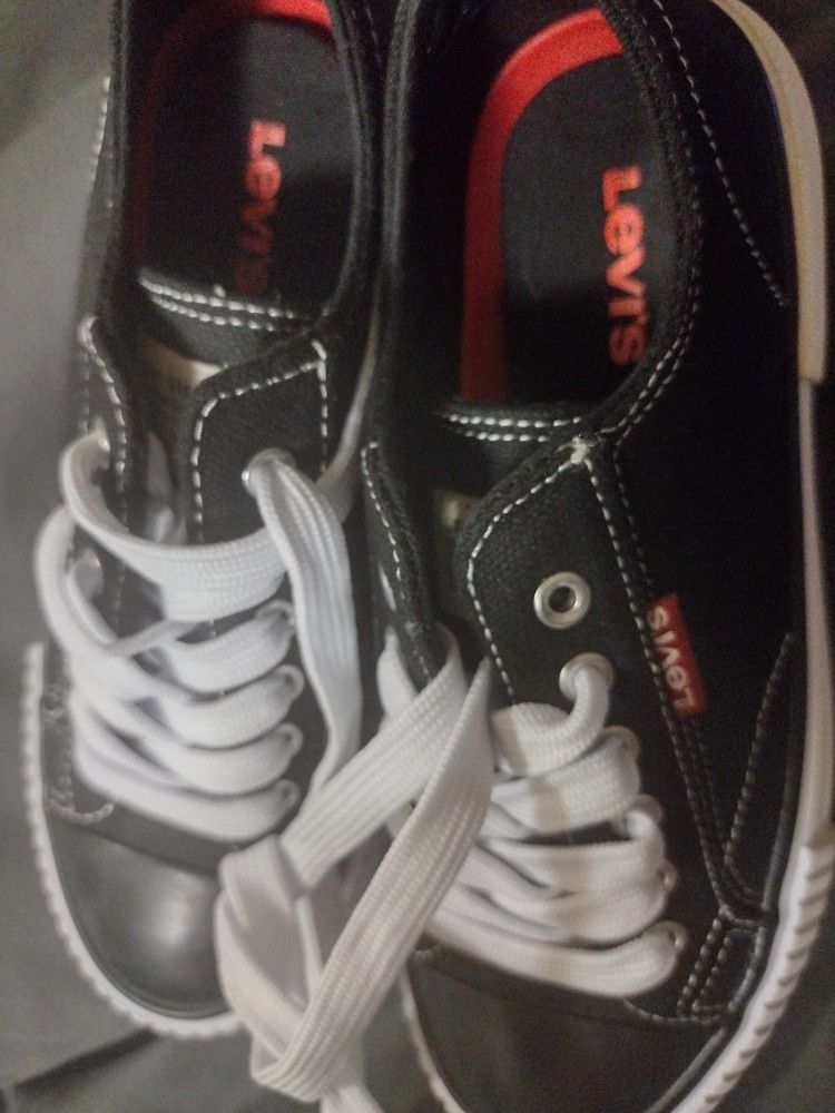 Levis Kids Shoes Size 1