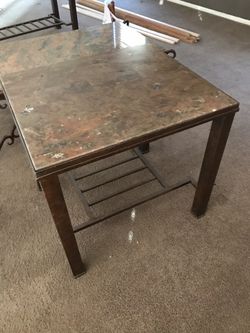 End table looks like granite