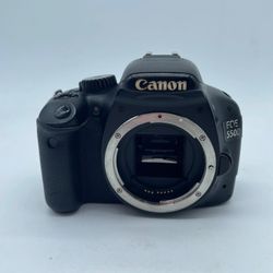 Broken Canon EOS 550D 18.0MP Digital SLR DSLR Camera 
Body Only