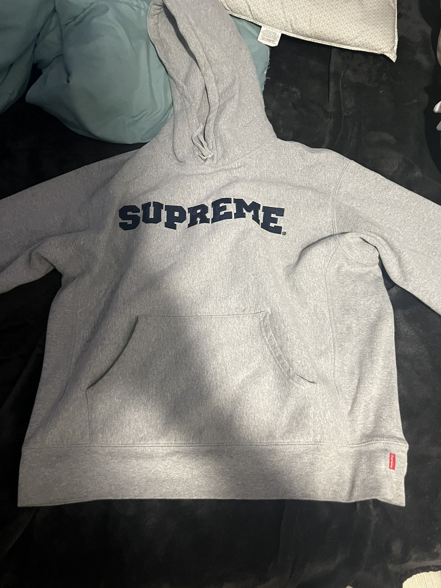 Supreme Hoodie (Small)