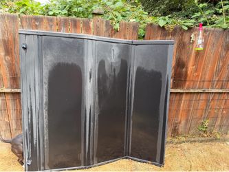 Tri fold truck bed cover