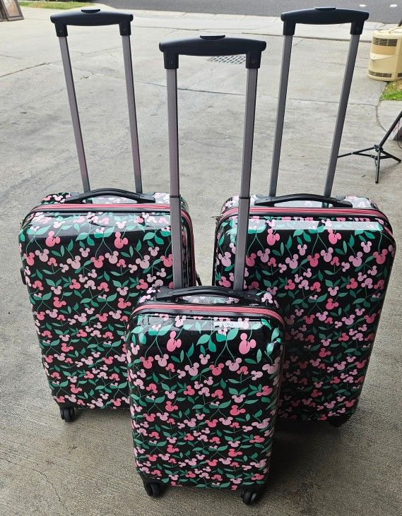 Disney Minnie Mouse Black Luggage Set