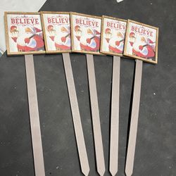 Christmas Retro Look Yard Stakes Santa Believe 5 Piece Set 17in