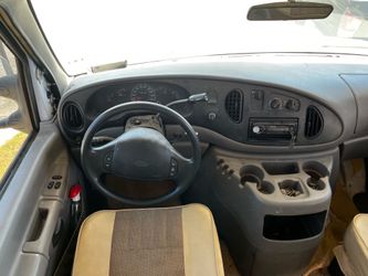 2004 ford Class C
