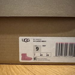 UGG Classic Mini II