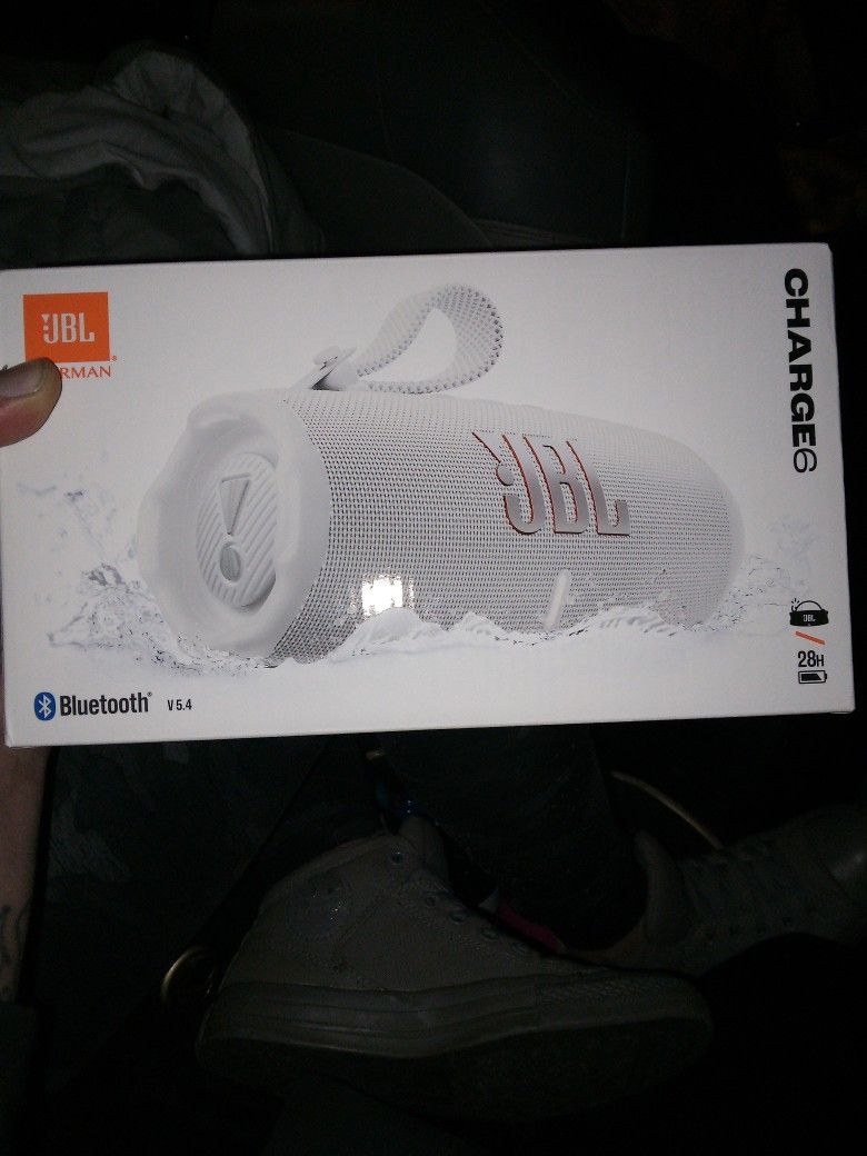 JBL charge 6