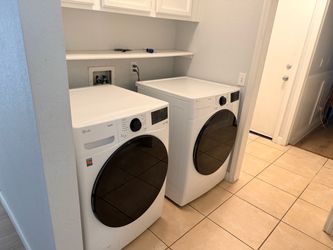 LG Smart Washer & Gas Dryer Set with Steam- Works Great