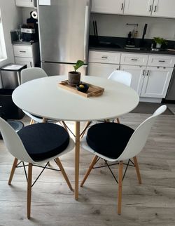 Dining table - white modern