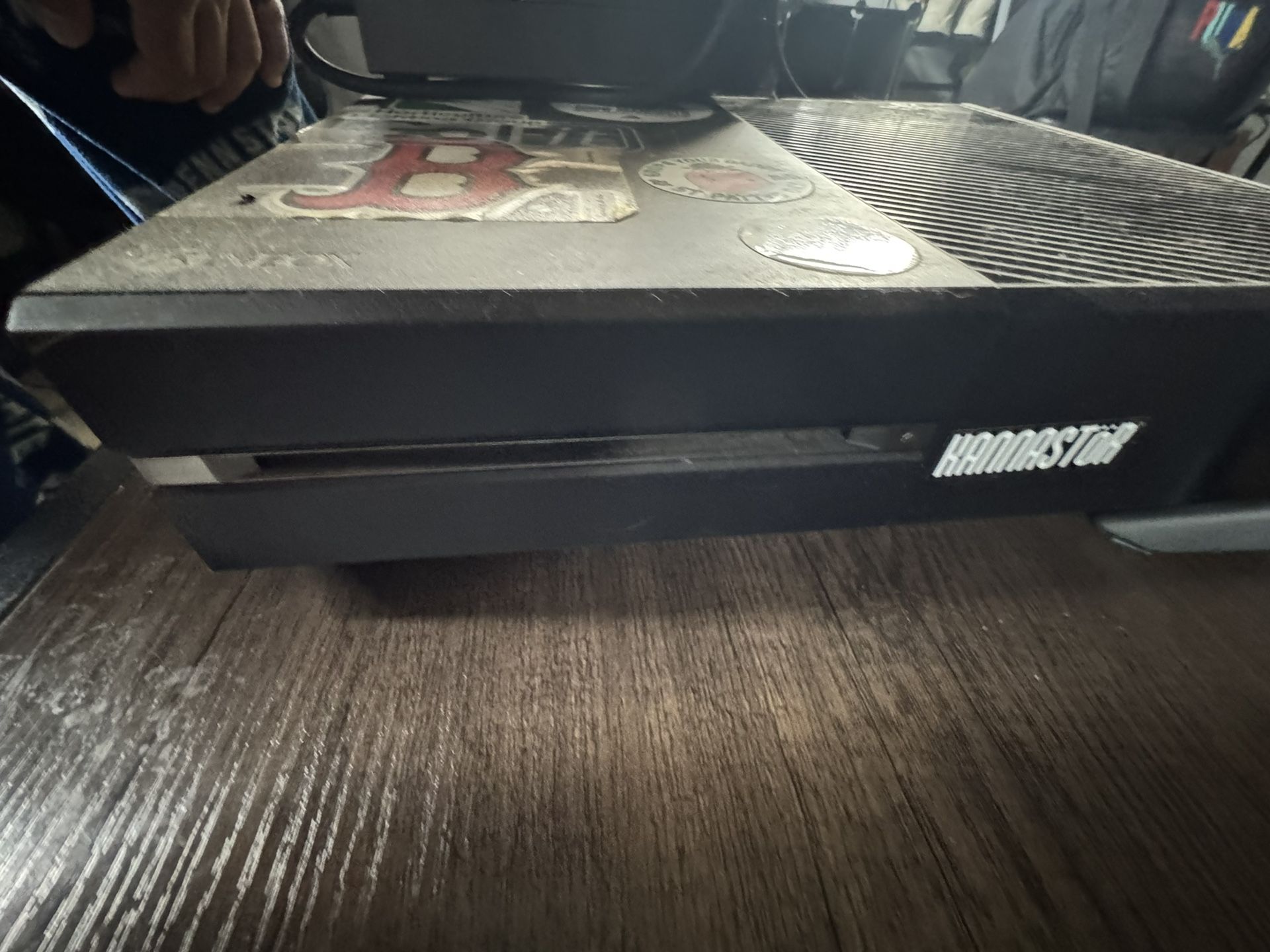 XBOX One 1tb Elite Model 