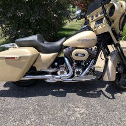2014 Harley Davidson Street glide special