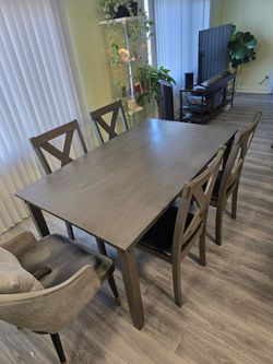 Dinning Table