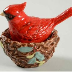 LENOX SALT AND PEPPER SHAKERS CARDINAL BIRD ON NEST WINTER GREETINGS 2.5" NEVER USED