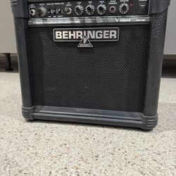 Behringer GM108 practice amp