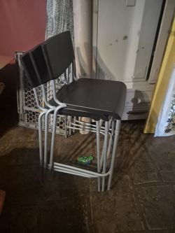 Set of 3 tall chairs
