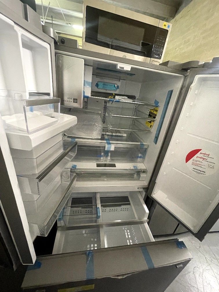 FRIGIDAIRE GALLERY 36” FRENCH DOOR REFRIGERATOR STAINLESS STEEL $1200 Refrigerators