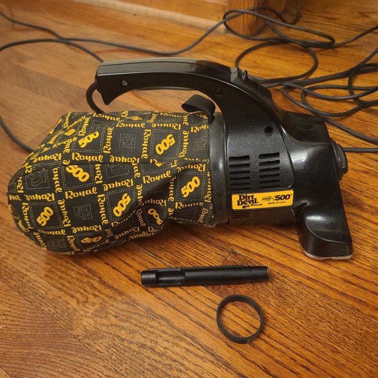 Vacuum Cleaner Dirt Devill 