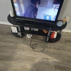 32 Inch Panasonic TV With Table