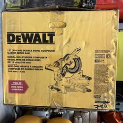 )DeWalt 12" (305 mm) Double Bevel Compound Sliding Miter Saw. 