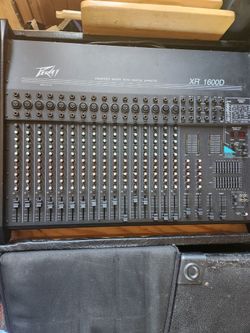 Peavey 1600 XR Powered Mixer