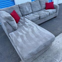 Beautiful Sectional Couch Gray 🛋,  Very Nice 🛋 