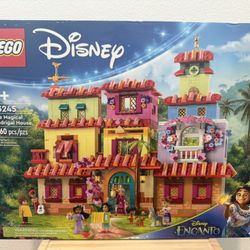 LEGO Disney 43245 The Magical Madrigal House