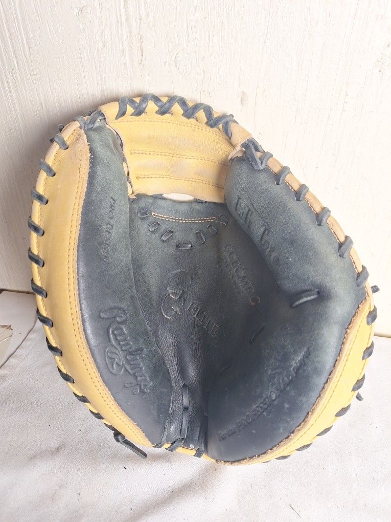 Catcher's Glove, H.S/College.. 32.5