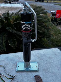 Haul-Master 2000 lb Pipe-Weld Swing Away Trailer Jack