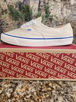 VANS / SIZE 11 MEN / NEW CONDITION 