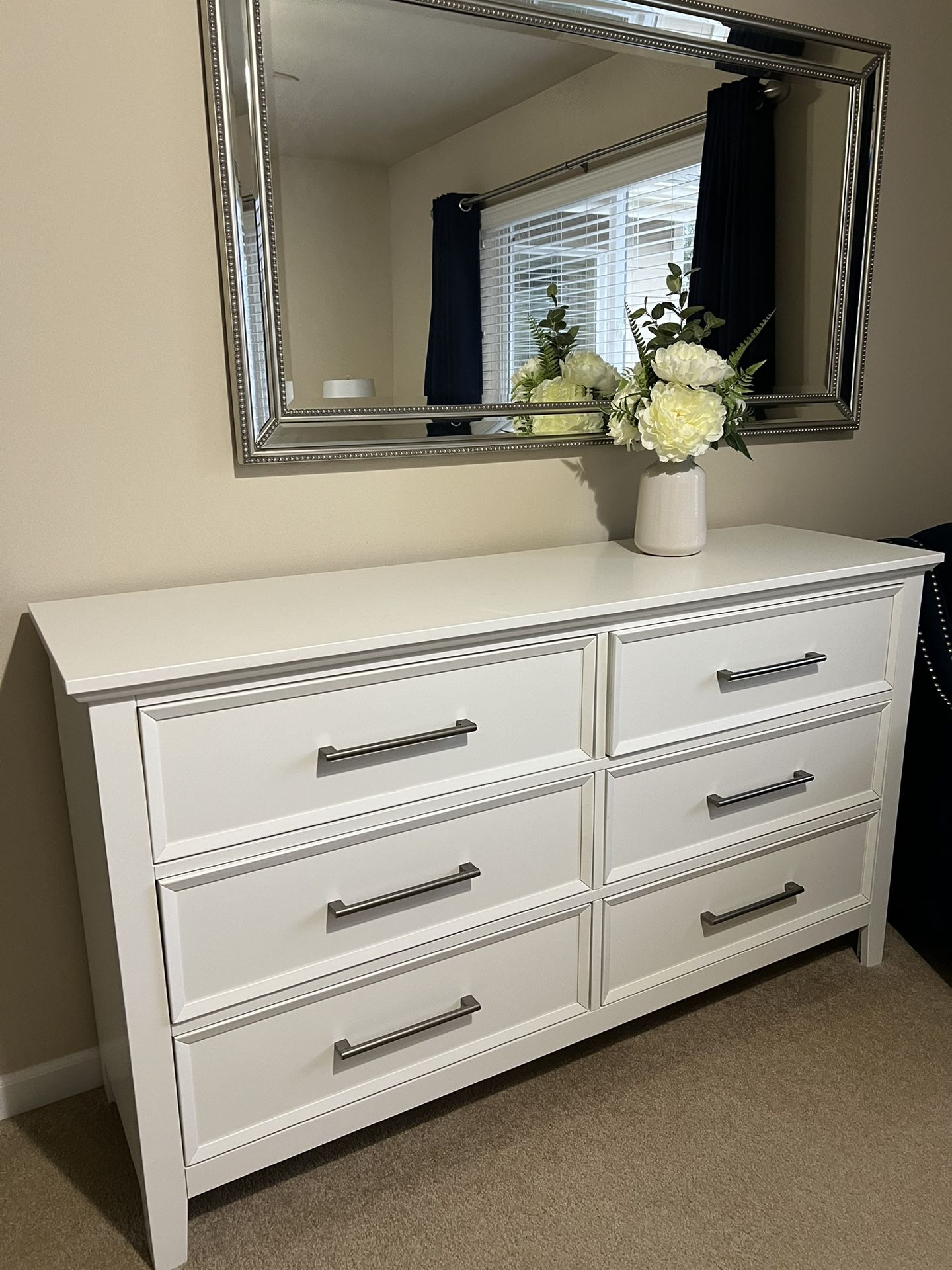 Dresser & 2 Nightstands
