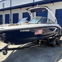 Very nice boat Ready to put in the water and enjoy!!