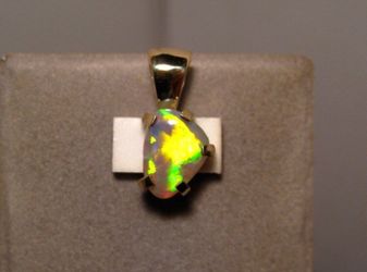 New Super Bright Gem Australian Opal Pendant- 14 k Gold