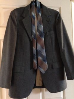 2 Piece w/ Tie Johnny Carson Men's Suit