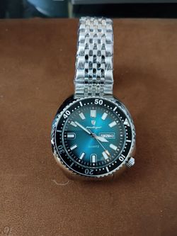Brand new men's stainless steel quart watch 60 or best offer